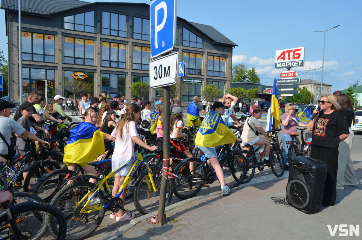 «Їду за Героя»: у місті на Волині вдруге провели благодійний велозаїзд на підтримку ЗСУ