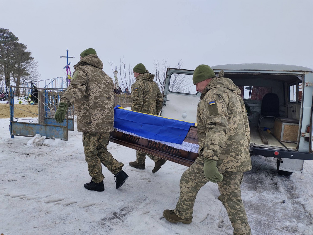 На Волині в останню дорогу провели полеглого воїна Руслана Гурича