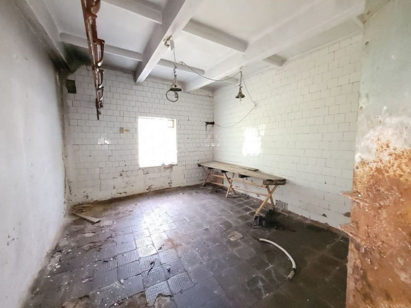 Поблизу Ківерець продають колишній ковбасний цех