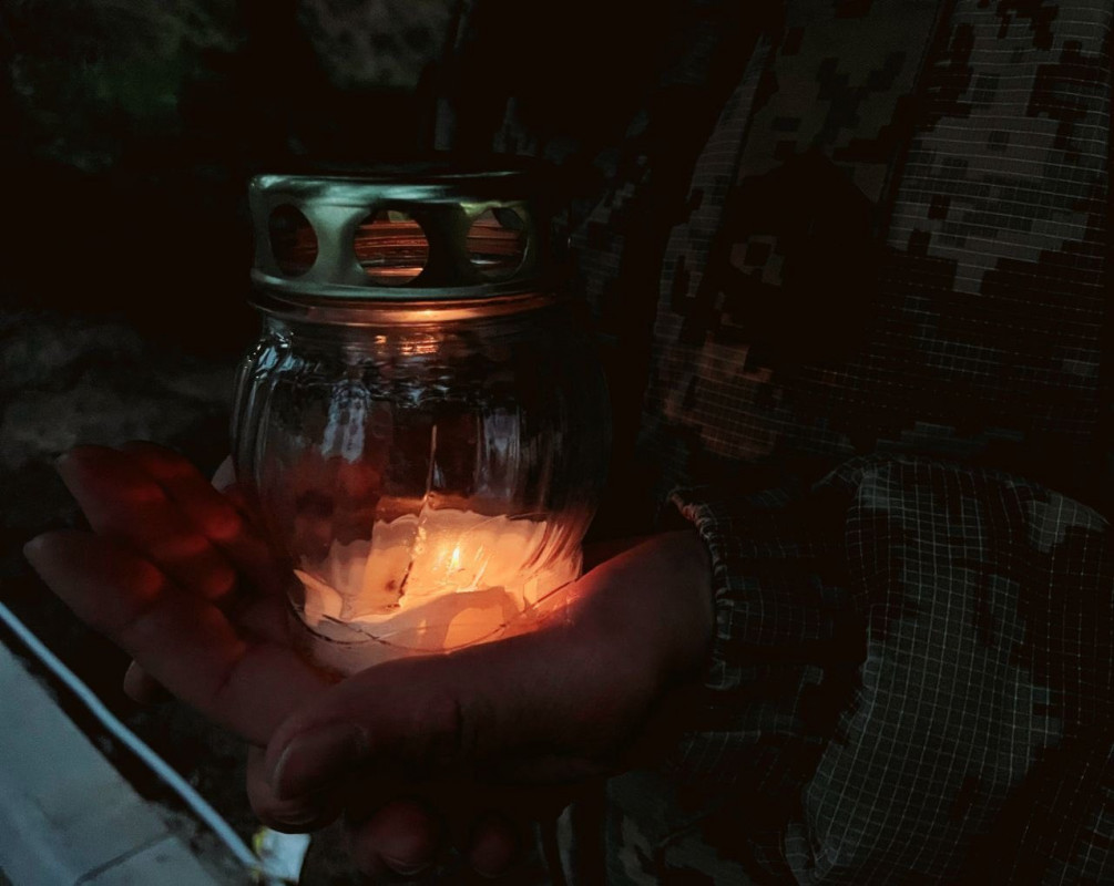 Благодатний вогонь уже в Україні: на Волині святиню першими зустріли прикордонники