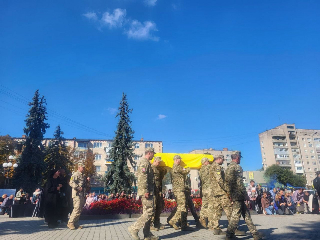 Йому назавжди 37: на Волині попрощалися із полеглим захисником Дмитром Бондаруком
