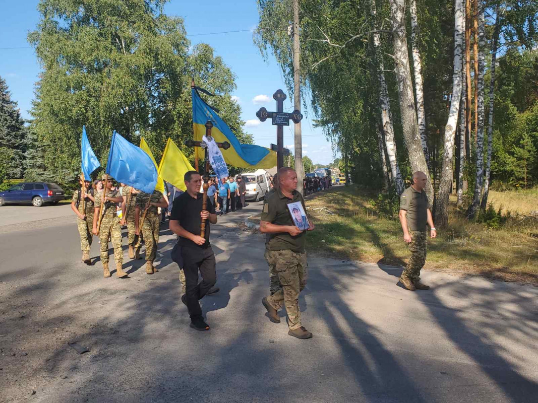 Трагічний день у громаді: на Волині попрощалися одразу із трьома Героями