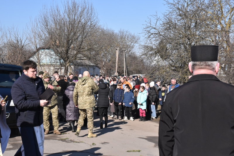 Дорогою додому зупинилося серце: на Волині попрощалися із військовим Анатолієм Стасюком