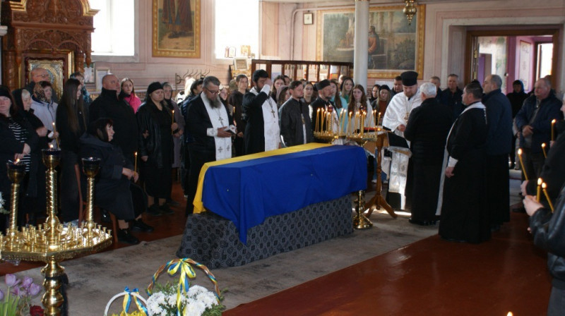 У громаді на Волині попрощалися із 23-річним розвідником «Азова» Назаром Поліщуком