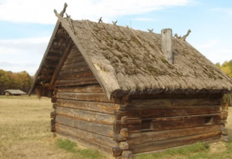 438 років історії: унікальний дерев’яний будинок на Волині вражає збереженістю та старовинною архітектурою