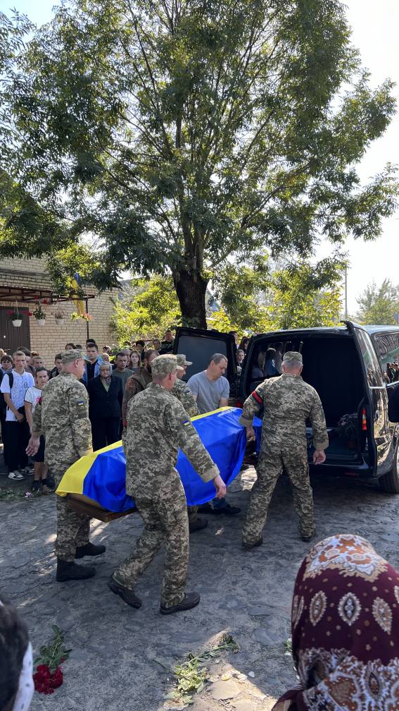 Останній бій прийняв на Харківщині: на Волині попрощались із Героєм Анатолієм Бугайчуком