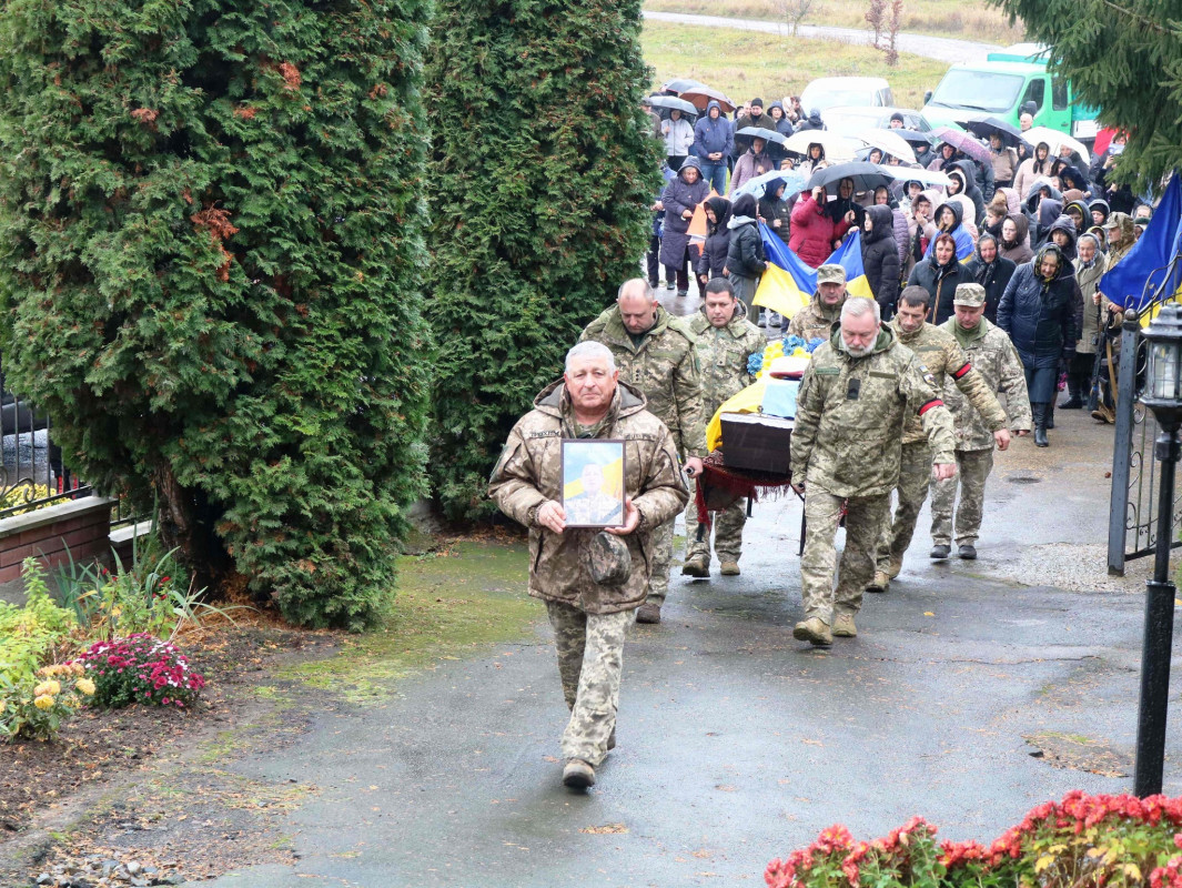 Довгий час вважався зниклим безвісти: на Волині попрощалися з Героєм Валентином Боском