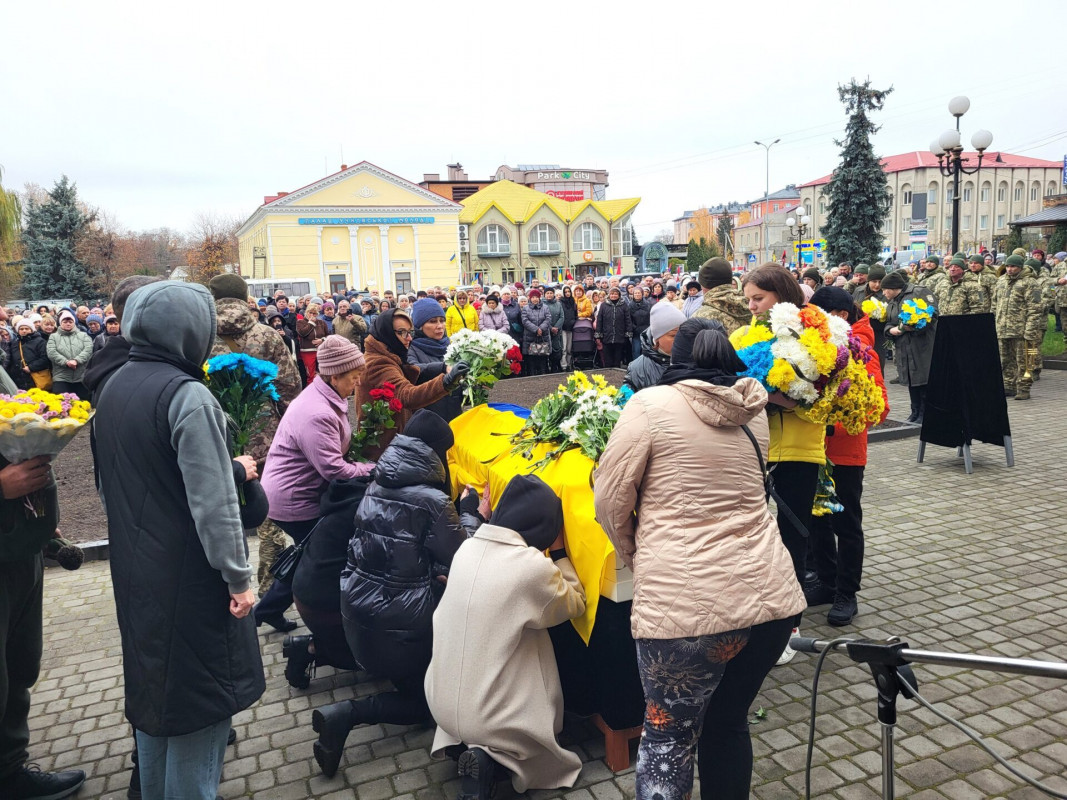 Поховали в переддень дня народження: на Волині попрощалися із Героїнею Мариною Ізотовою