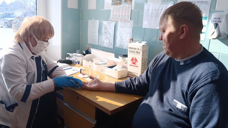 Медики на колесах: у селі на Волині провели вакцинацію та обстеження мешканців