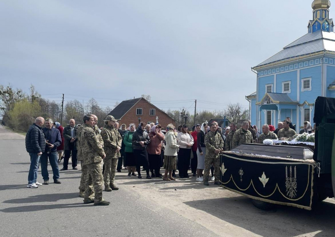 Помер у лікарні на Великдень: на Волині в останню путь провели учасника бойових дій Сергія Власюка