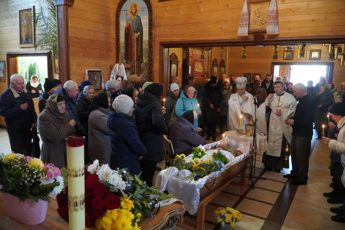 Загинув від важких поранень: на Волині попрощалися із штаб-сержантом Олександром Новосадом