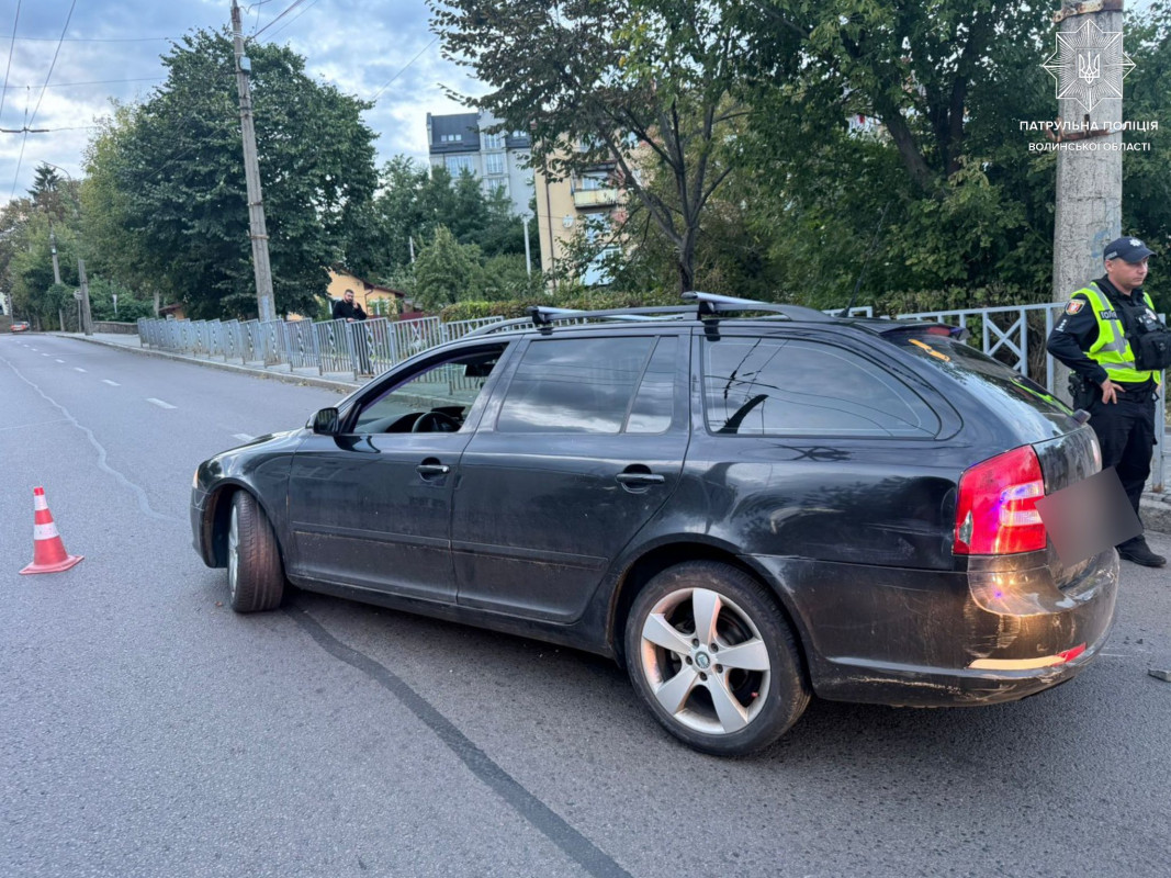 У Луцьку п’яний водій без посвідчення врізався в огорожу та відмовився від огляду