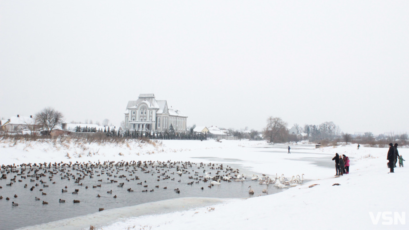 Ковель після снігопадів: фоторепортаж із засніженого міста