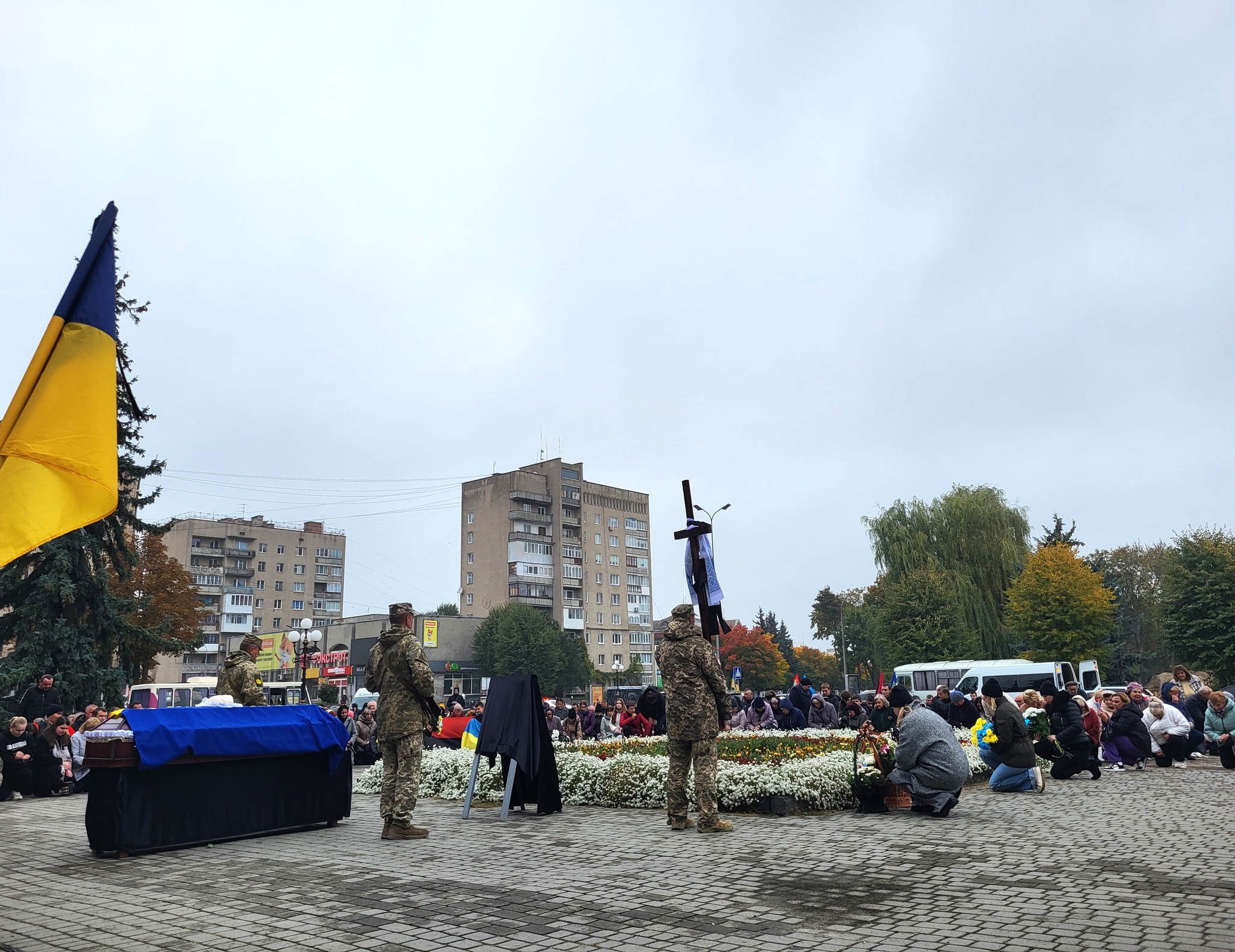 Понад сімнадцять місяців рідні жили в невідомості: на Волині попрощались з Героєм Михайлом Гарбузом