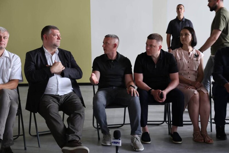 У Луцьку готують до відкриття Державний ветеранський простір: Олександр Корнієнко оглянув готовність центру