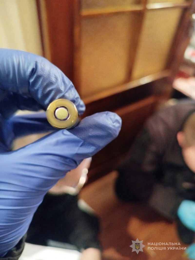 Граната і зброя вдома: на Волині викрили продавця вибухових речовин