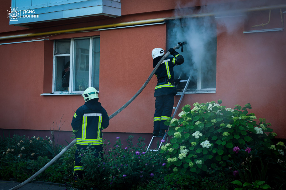 У Луцьку горіла квартира в багатоповерхівці: обійшлося без жертв