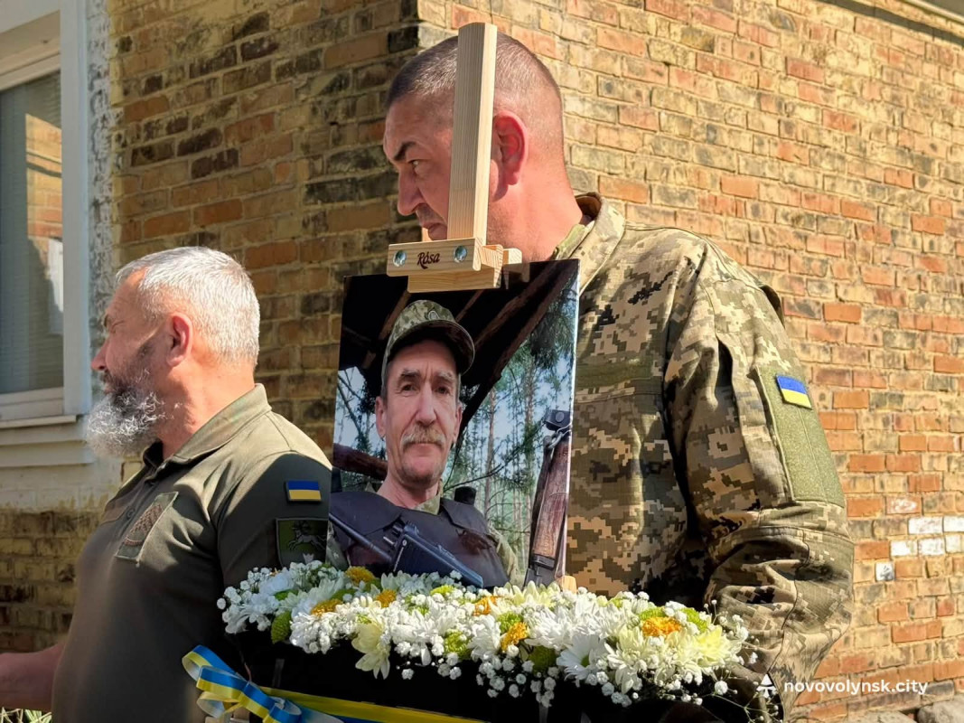 10 років захищав Україну: на Волині попрощалися із Захисником Валентином Кушніруком