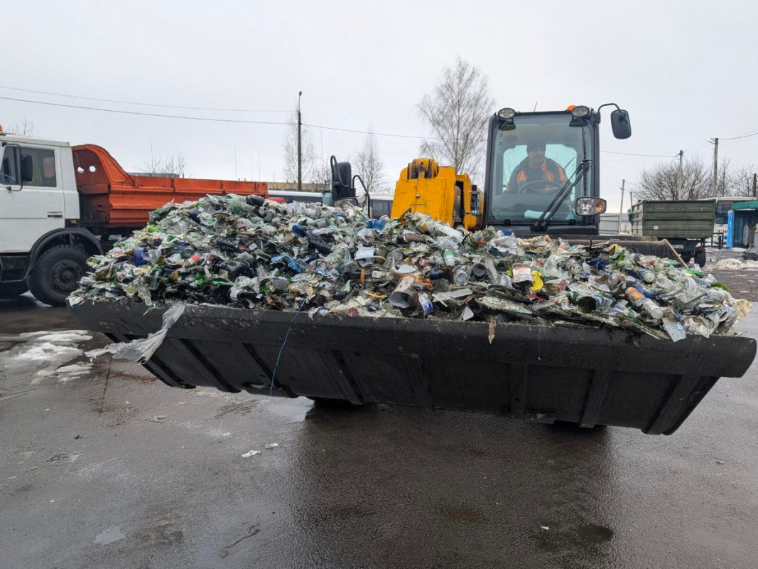 Лучани зібрали майже 5 тонн склобою для переробки