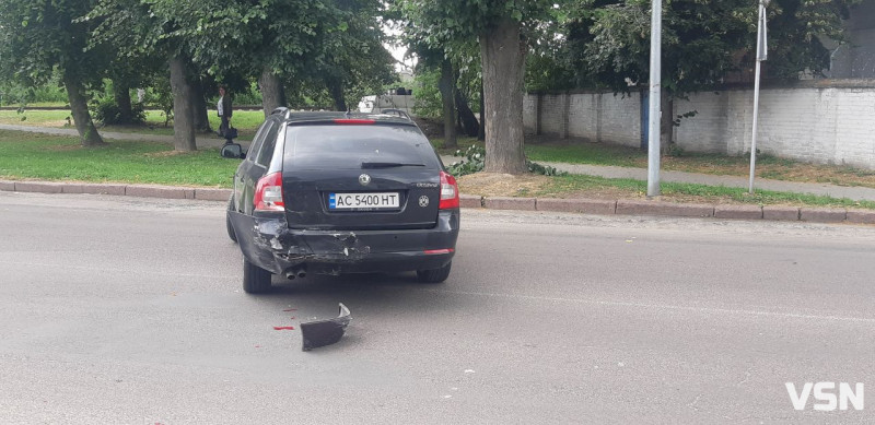 У Рожищі сталася ДТП за участю трьох авто: очевидці підозрюють, що водій був п’яним