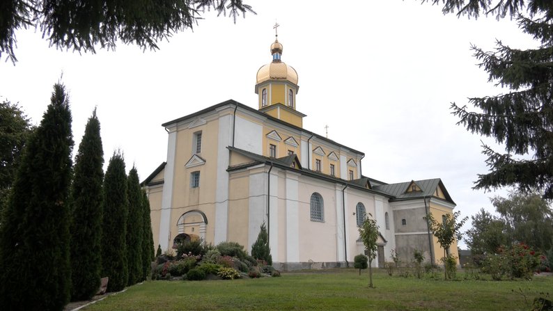 У відпустку з фронту - і відразу до храму: дзвонар волинського монастиря третій рік служить у війську