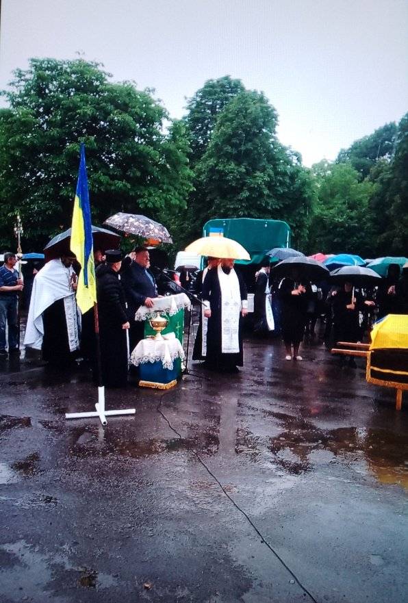 І небо плакало: на Волинь «на щиті» повернувся Герой Василь Корінецький, який понад півтора року вважався зниклим безвісти