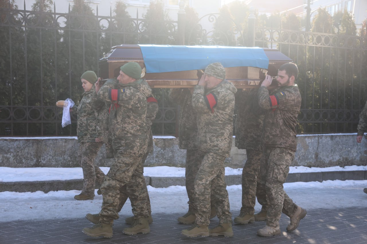 Місто у жалобі: в Луцьку попрощалися з Героями, які загинули, захищаючи Україну