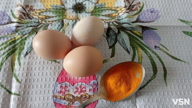 Як пофарбувати яйця без хімії: поради волинських господинь