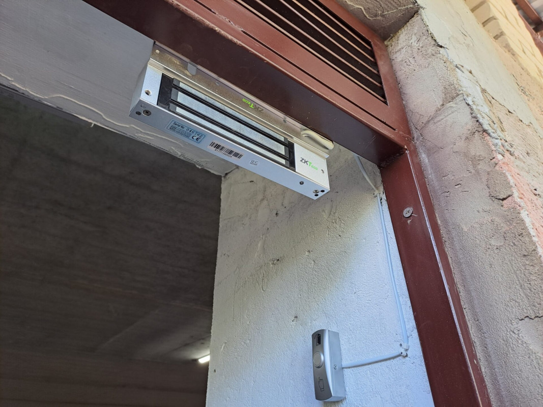 У місті на Волині в укриттях шкіл встановили автоматизовані системи відкривання дверей