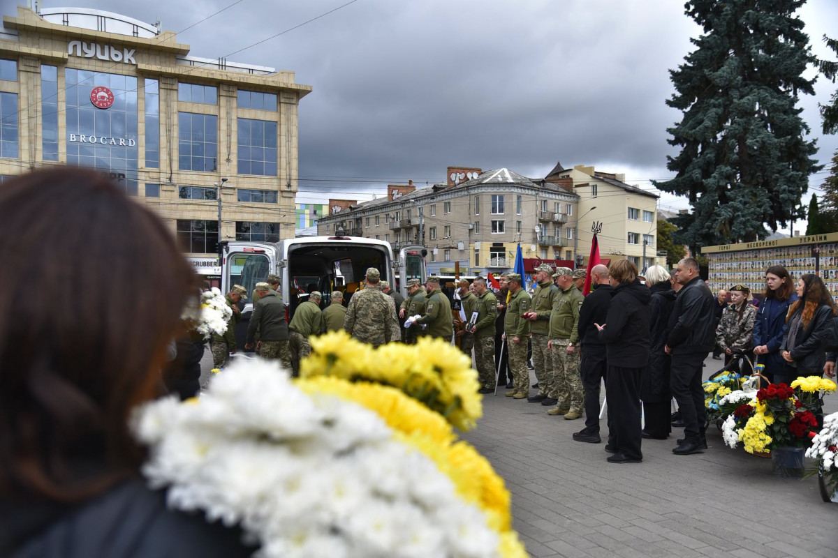 Навіки 26: у Луцьку попрощалися з прикордонником Денисом Жуком
