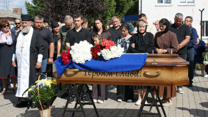Понад два роки рідні чекали вдома: на Волині провели в останню путь Героя Андрія Білана