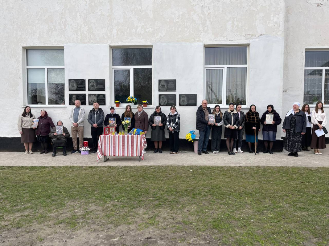 У громаді на Волині відкрили меморіальні дошки загиблим Героям