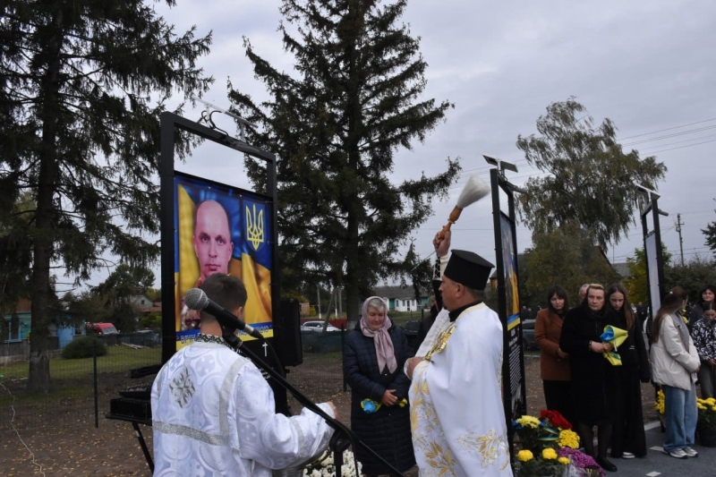 Пам’ять поколінь: на Волині відкрили меморіал загиблим у війнах односельчанам та Алею Слави