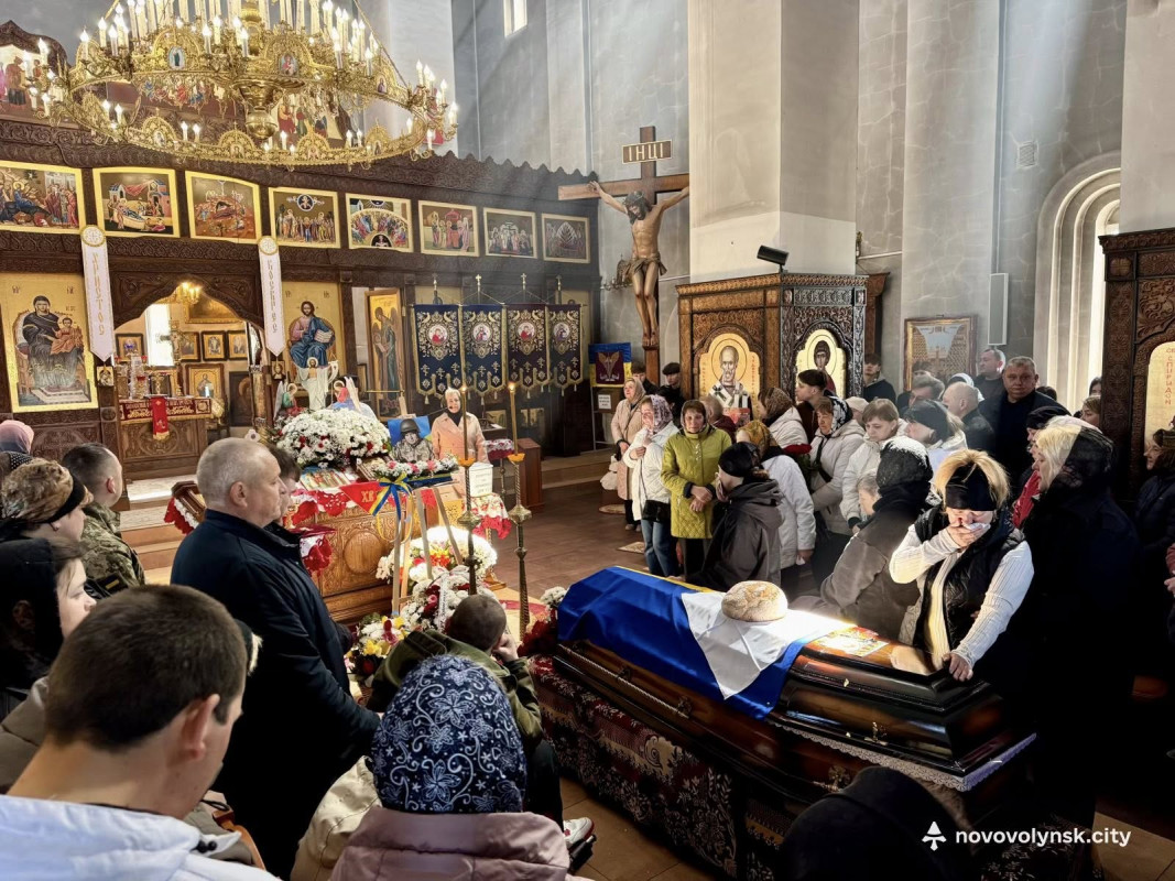 На Волині провели в останню дорогу 34-річного Героя Сергія Марчука