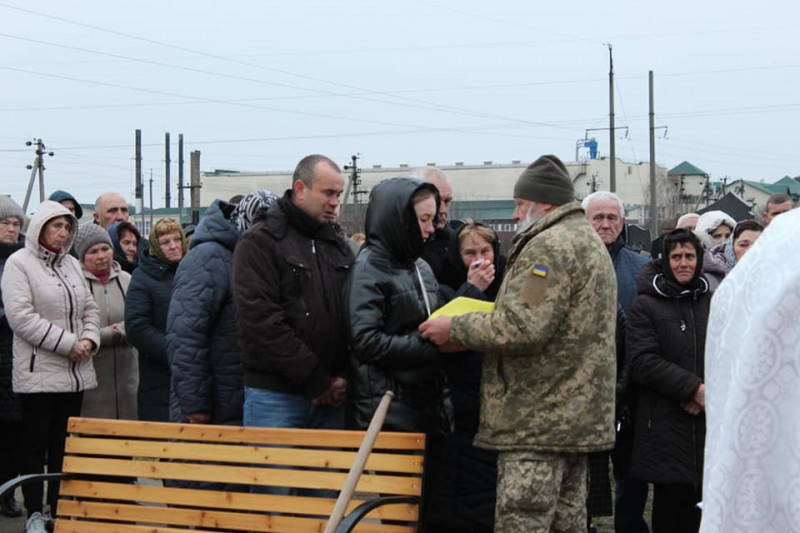 Донька та син втратили батька: на Волині попрощались із Героєм Василем Мартинюком