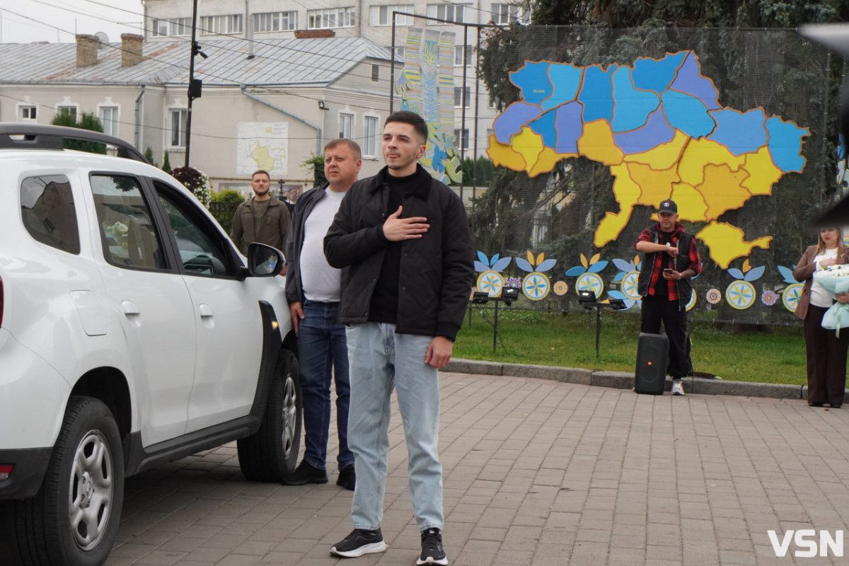 «Я зараз тут, і це моя реальність»: у Луцьку зустріли захисника Павла Літвіна після 50 місяців полону