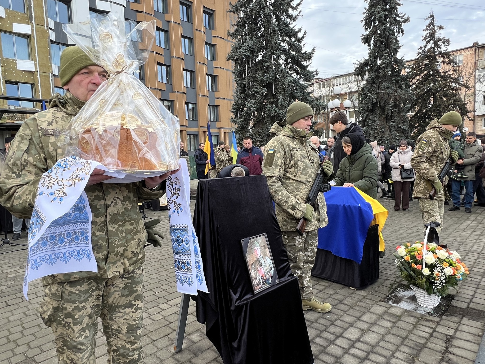 ДНК-експертиза обірвала надії: на Волині попрощалися з Героєм Юрієм Данилюком