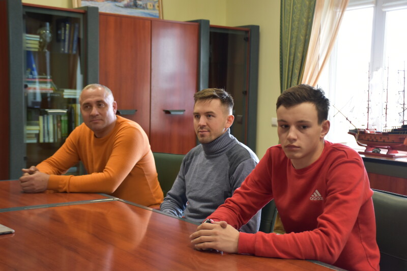 Луцький міський голова підтримав БК «Старий Луцьк» та подарував спортсменам сертифікати на 15000 гривень