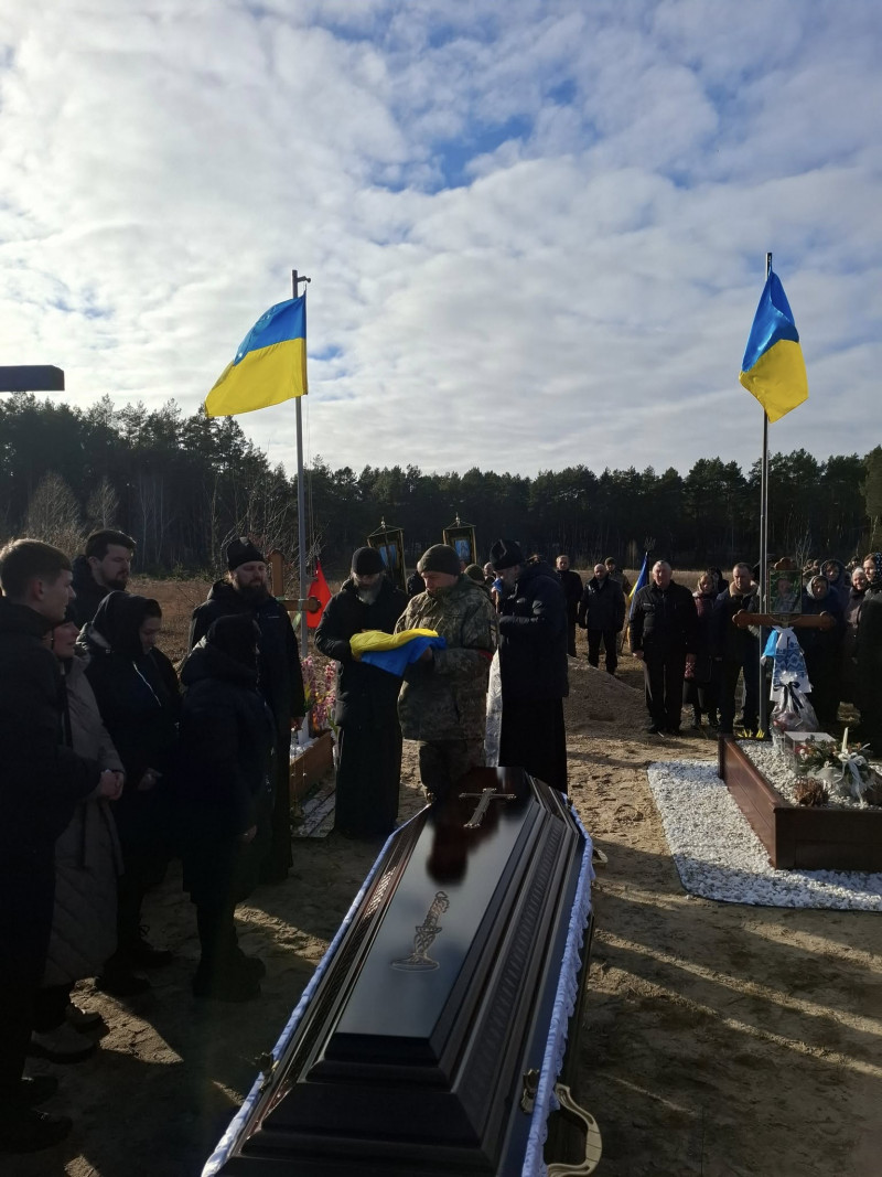 Понад рік вважався зниклим безвісти: на Волині попрощались з Героєм Миколою Коновим