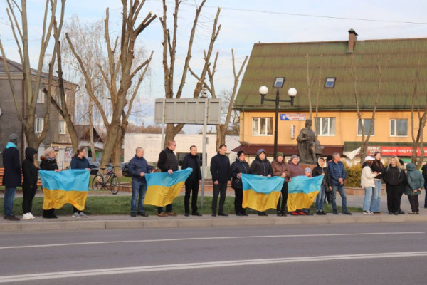 Навіть небо плакало: у Володимирі прощалися з іще одним загиблим Героєм