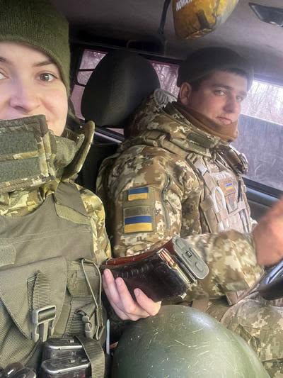 Порш шукає вибухівку, а Тарас довіряє його нюху: історія 26-річного волинського кінолога та його службового собаки