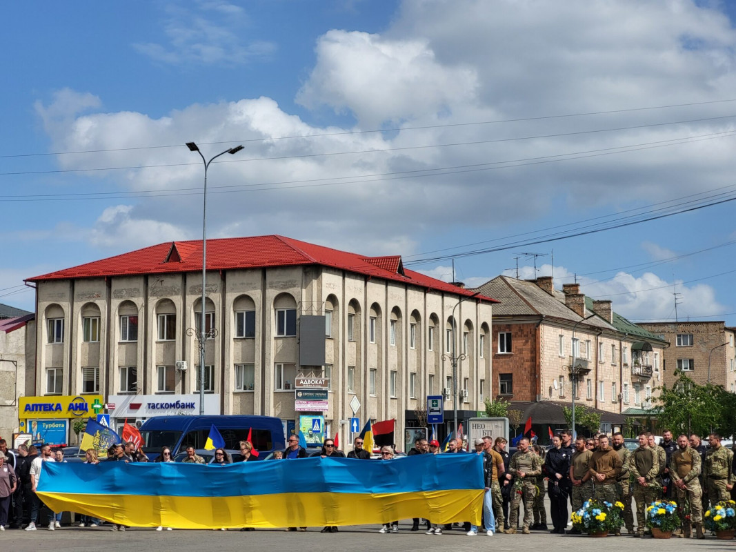 Учасник АТО, поліцейський, батько: на Волині попрощалися з 35-річним Героєм Дмитром Сергієнком
