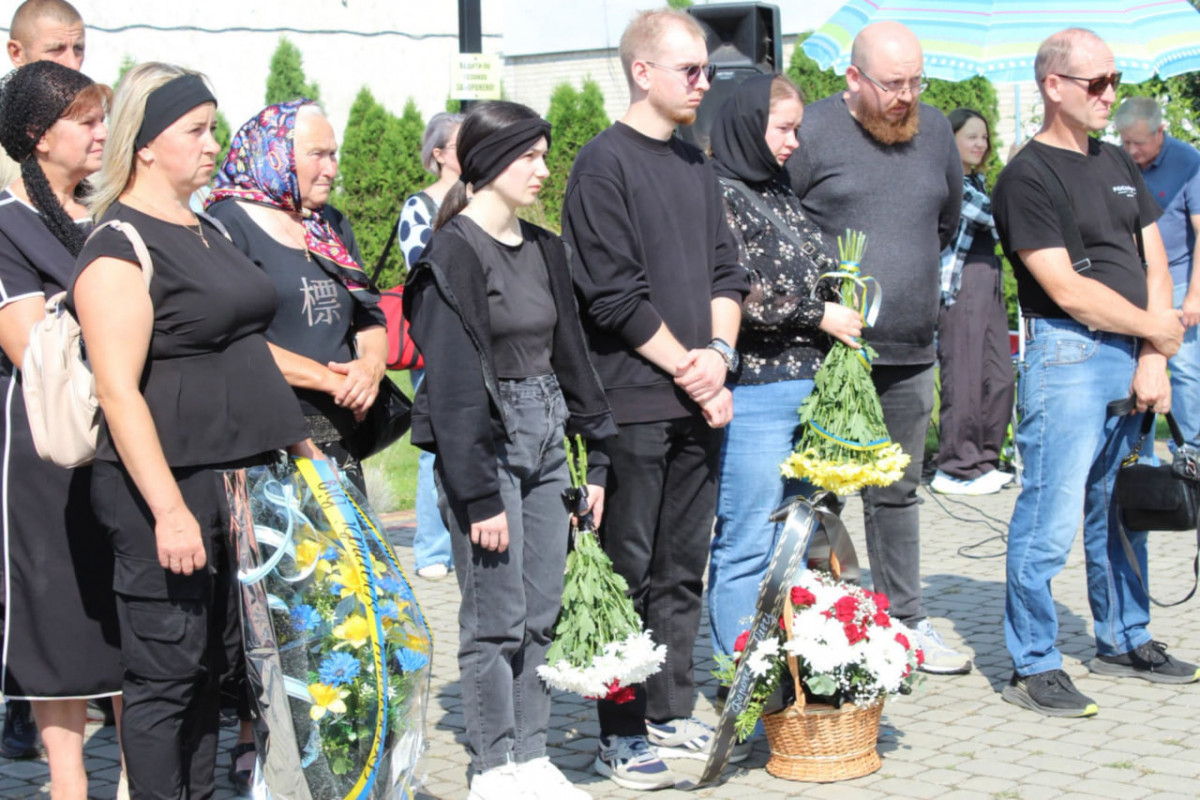 Серце воїна зупинилося після років боротьби: громада на Волині зустріла на щиті Олега Орлюка