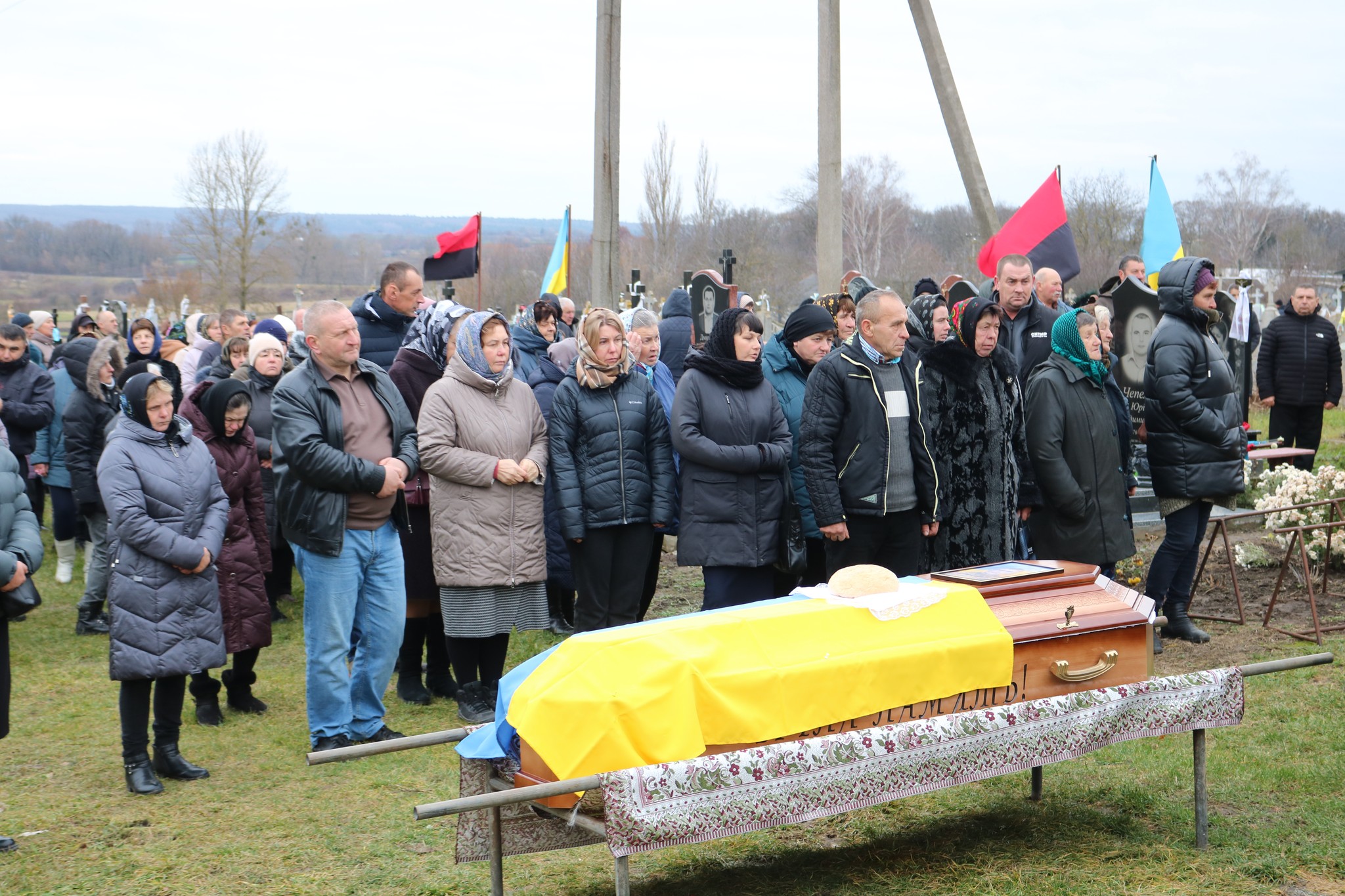 Ворожий дрон обірвав життя: на Волині попрощалися з Героєм Олександром Вихневичем