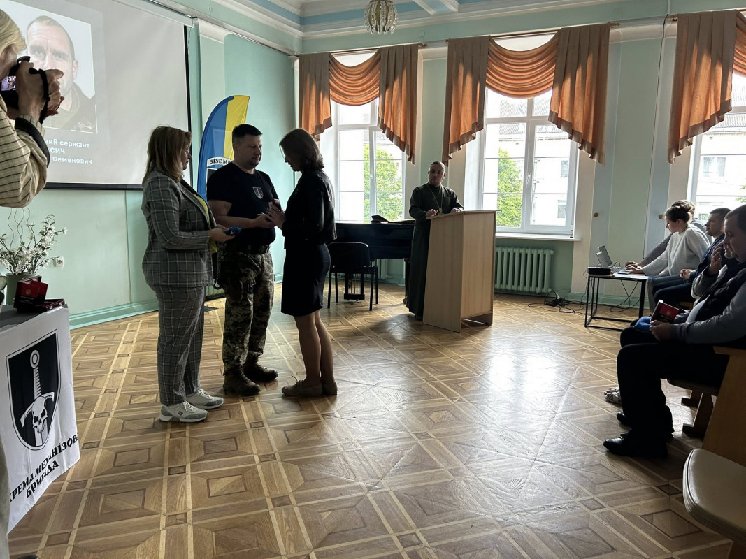 У Луцьку вручили «Хрест Героя» родинам загиблих воїнів 33-ї ОМБр