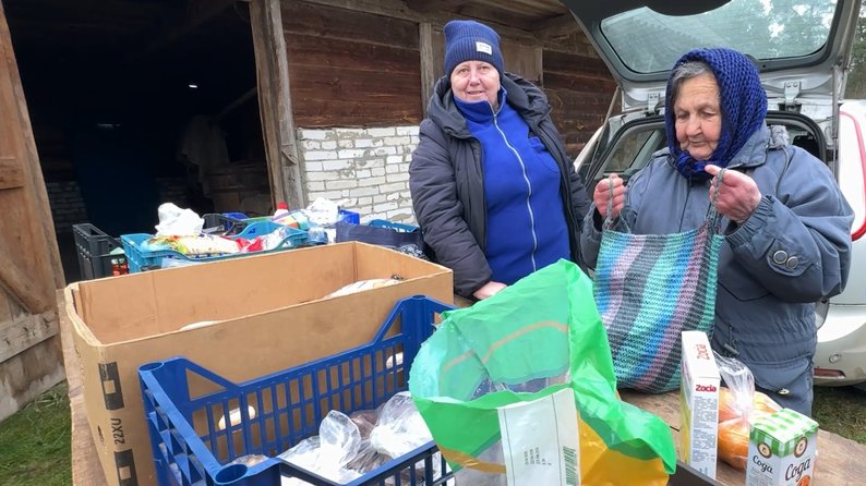Раз в тиждень приїжджає «магазин на колесах»: як живе село Сваловичі на Волині