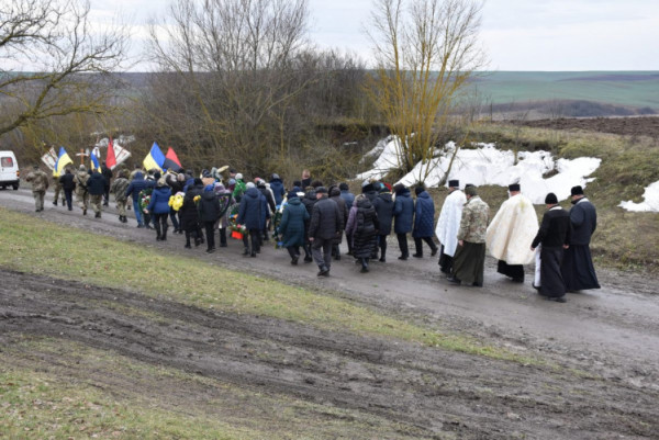 Помер внаслідок важких поранень біля Бахмута: на Волині попрощалися із солдатом Олексієм Аврамуком