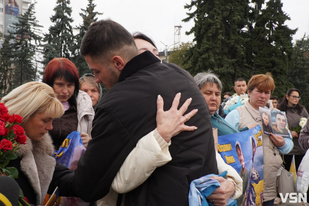 «Я зараз тут, і це моя реальність»: у Луцьку зустріли захисника Павла Літвіна після 50 місяців полону