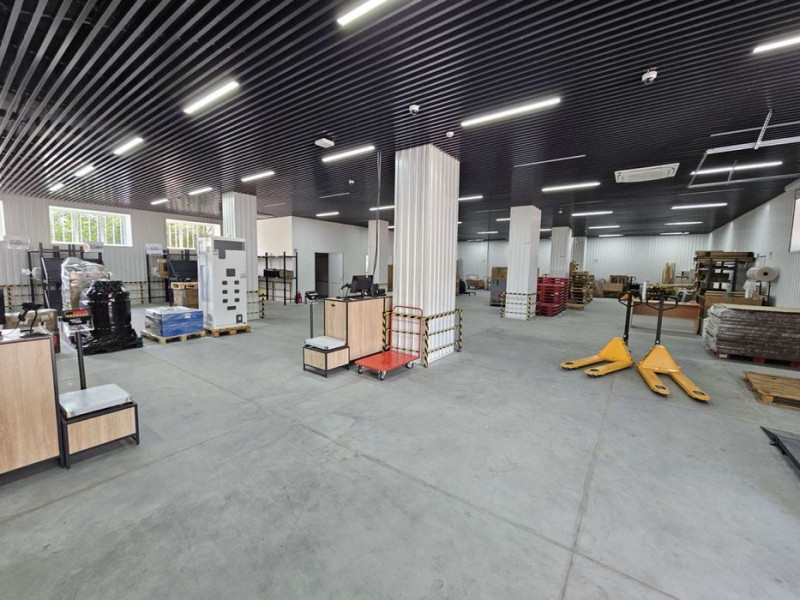 У Луцьку за понад мільйон доларів продають виробничо-складську базу