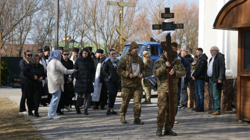 У громаді на Волині попрощалися із 23-річним розвідником «Азова» Назаром Поліщуком